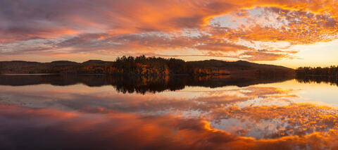 Sunset smoke signal panoramic on Pemigewasset Lake